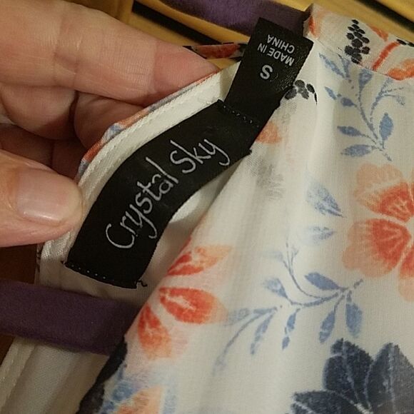 Crystal Sky sz.S pink/blue floral Romper - Picture 7 of 8